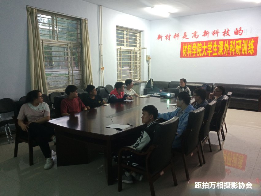李赫亮老师讲座.jpg